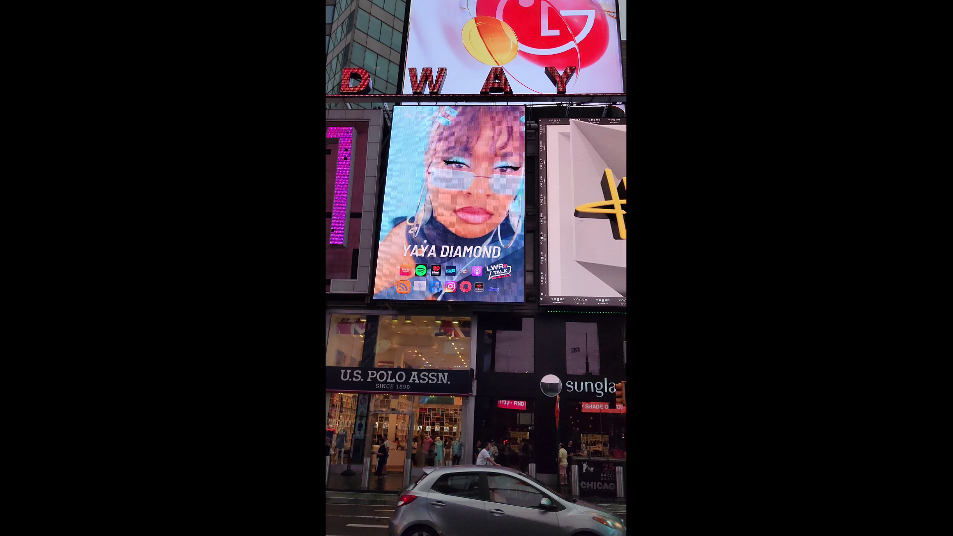 Yaya Diamond on Times Square Yaya Diamond on Times Square