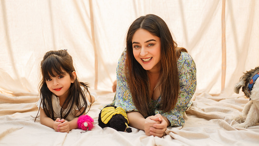 Mahhi Vij with daughter for Da Parrentico Magazine Mahhi Vij with daughter for Da Parrentico Magazine