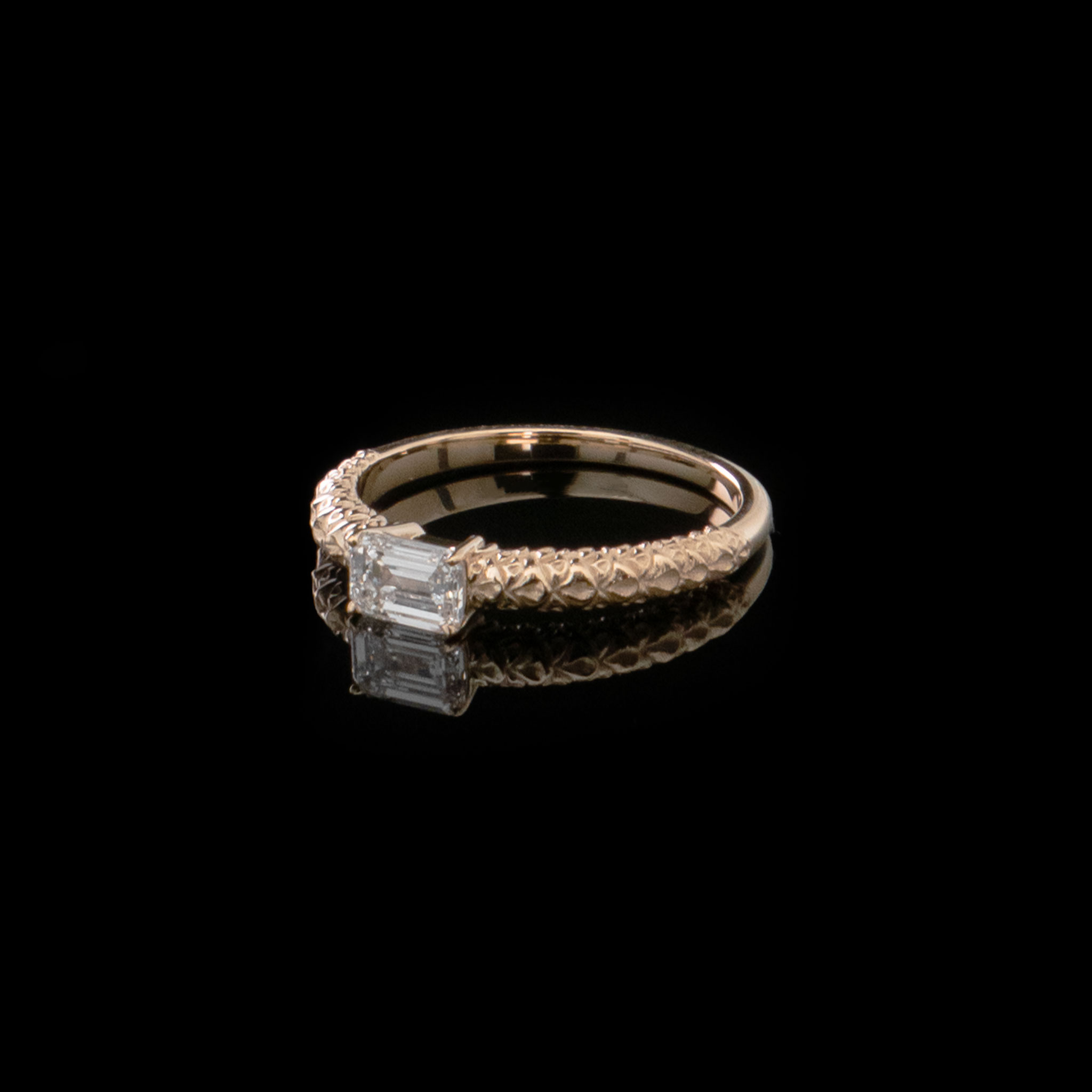 Square Diamond thin textured band Angle YG Square Diamond thin textured band Angle YG